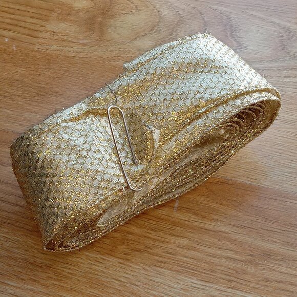 ๐ฏ 10 for $12 / Thick Gold Tone Ribbon - Picture 4 of 8
